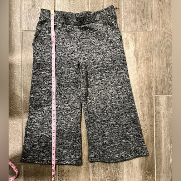 Forever 21 Women Career Capri Wide Leg Size S Gray Pockets Side Zip Soft - Picture 4 of 7
